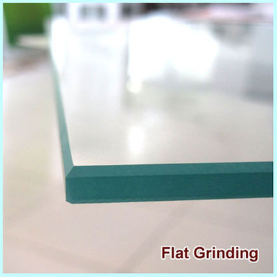 호텔 주방의 스마트 TV 맥스 비즈니스 안드로이드와 화이트 글래스 LED 거울