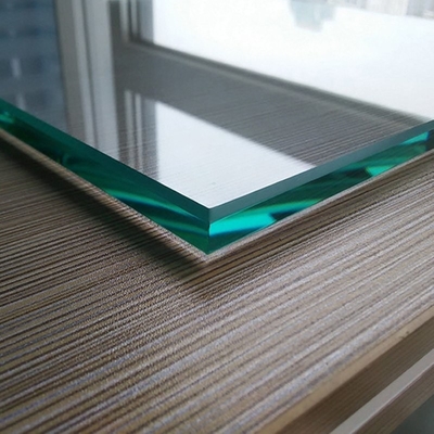 10mm 12mm 단단한 철 온화 유리 프레임없는 발루스트라드 울타리 평면 온화