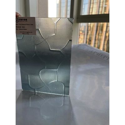 8mm 10mm 12mm 플루트 템퍼드 글래스 안전 사생활 보호 장식 맑은 낮은 철 튼튼한 텍스처 톱니 모양 패턴 구축 글래스