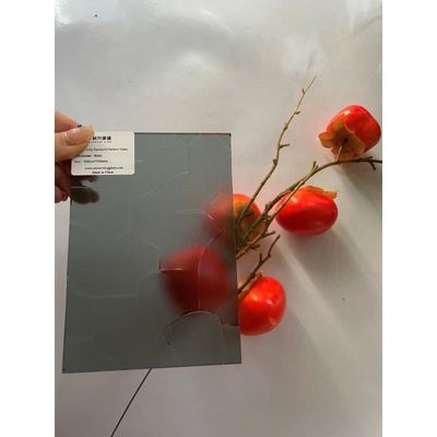 8mm 10mm 12mm 플루트 템퍼드 글래스 안전 사생활 보호 장식 맑은 낮은 철 튼튼한 텍스처 톱니 모양 패턴 구축 글래스