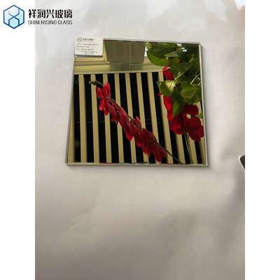 평평한 닦은 가장자리 1mm-6mm 색칠 된 은 알루미늄 유리 거울 사용자 정의